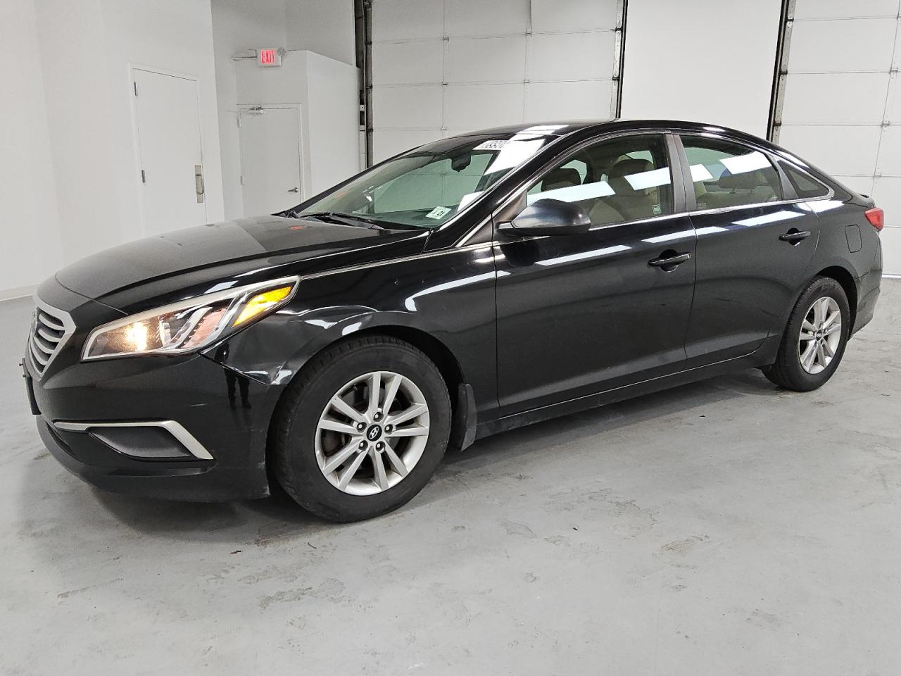 Lot #3311501248 2016 HYUNDAI SONATA SE