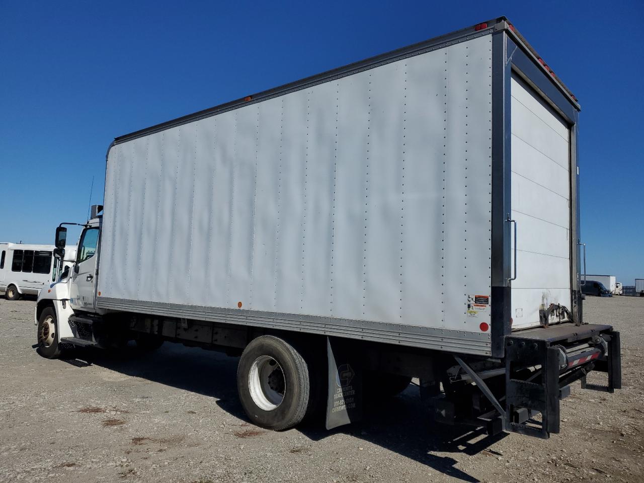 Lot #3287644062 2012 HINO 258/268