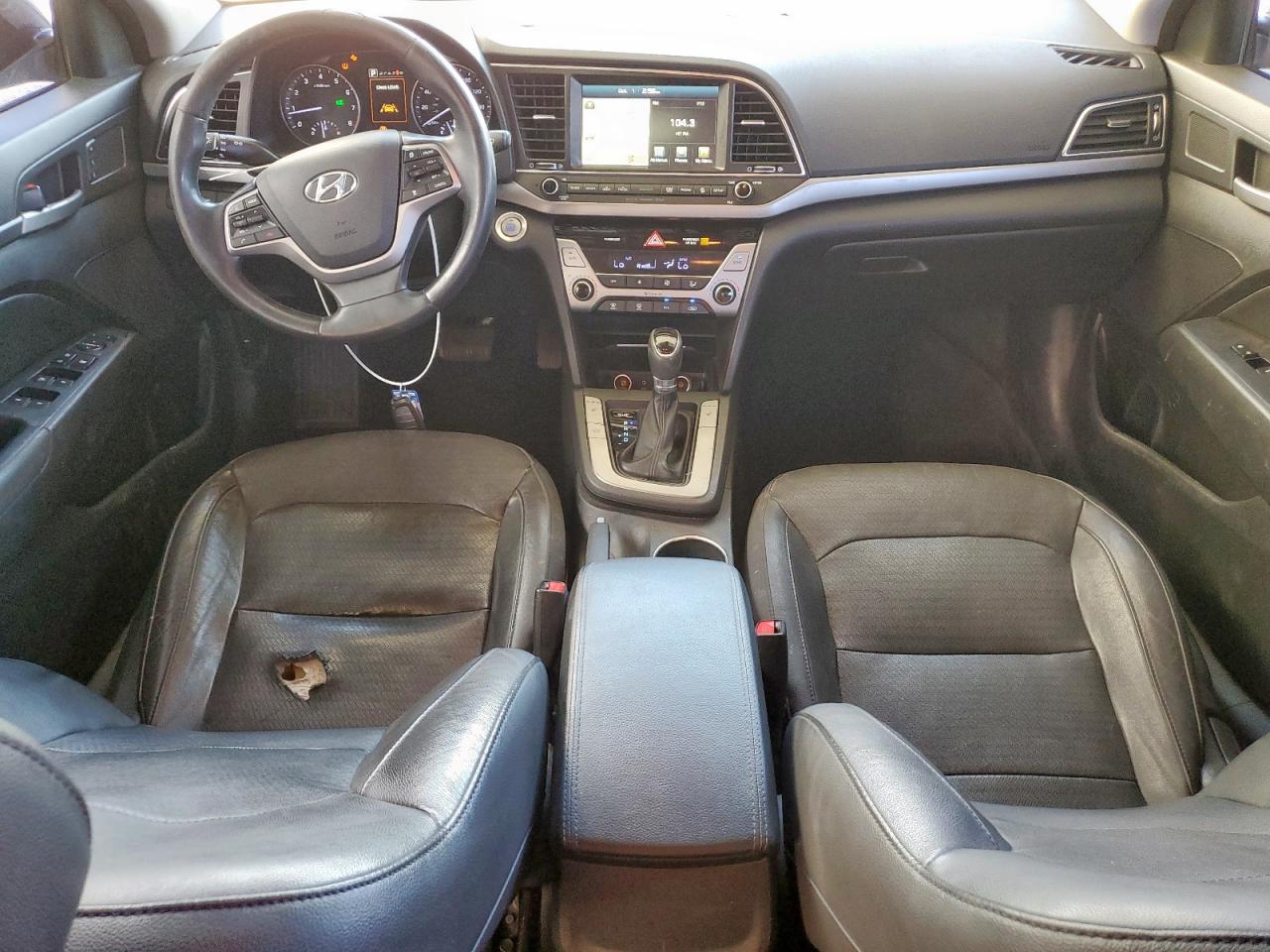 HYUNDAI ELANTRA SE