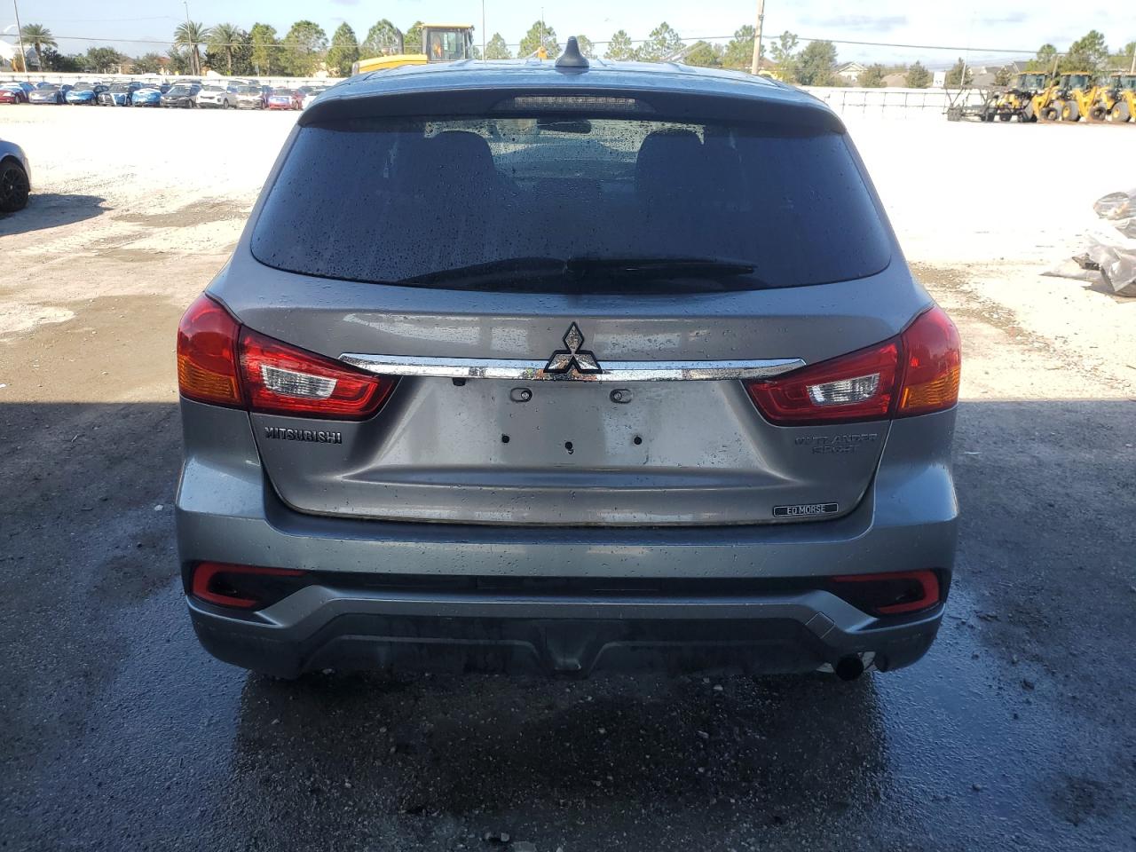 MITSUBISHI OUTLANDER ES