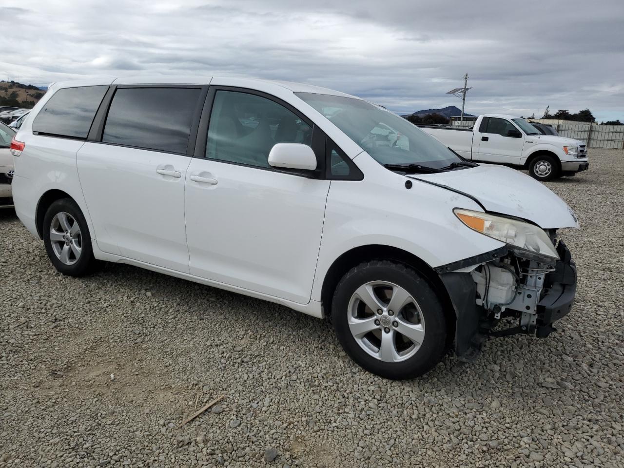 TOYOTA SIENNA BASE