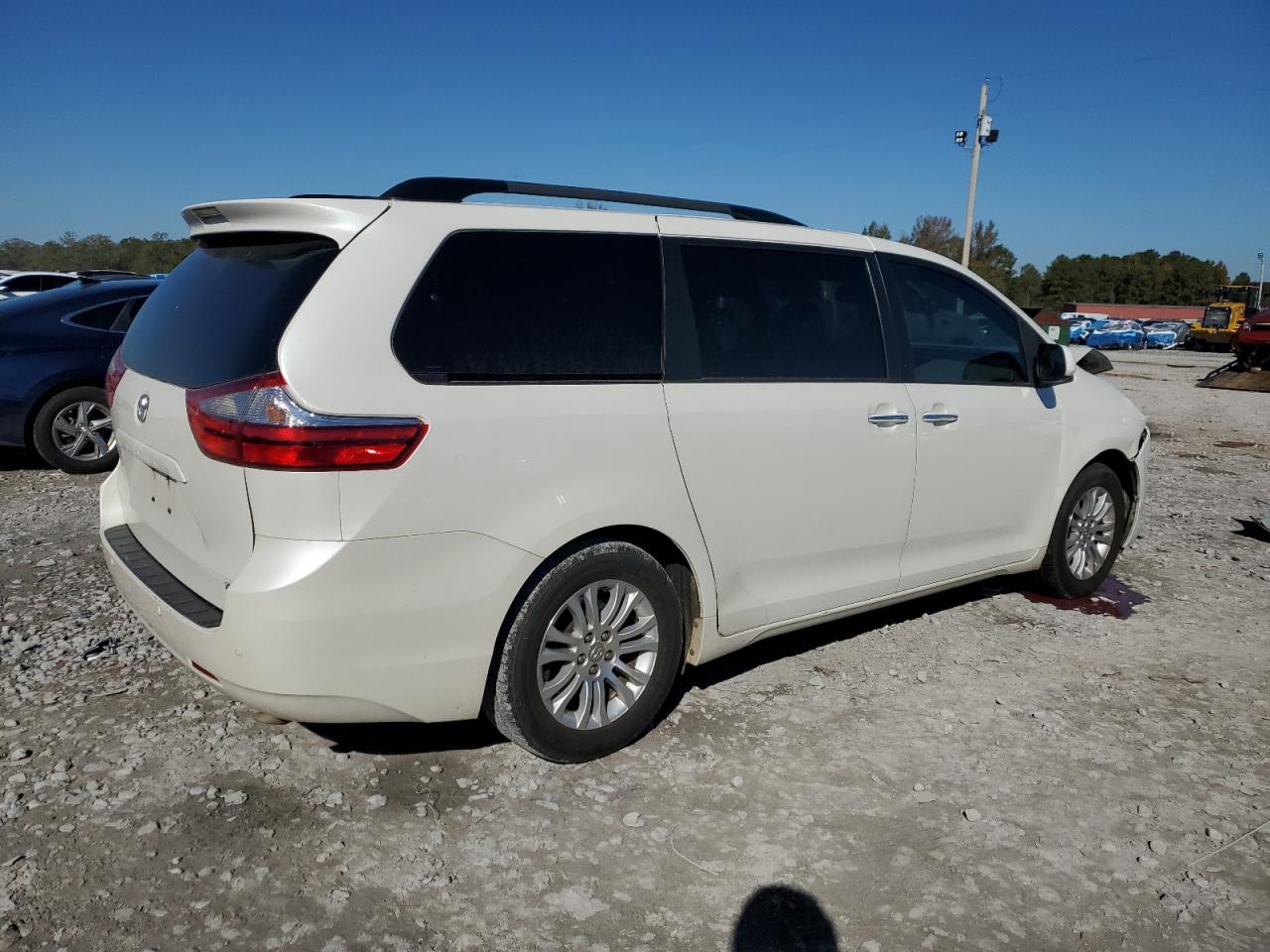 TOYOTA SIENNA XLE