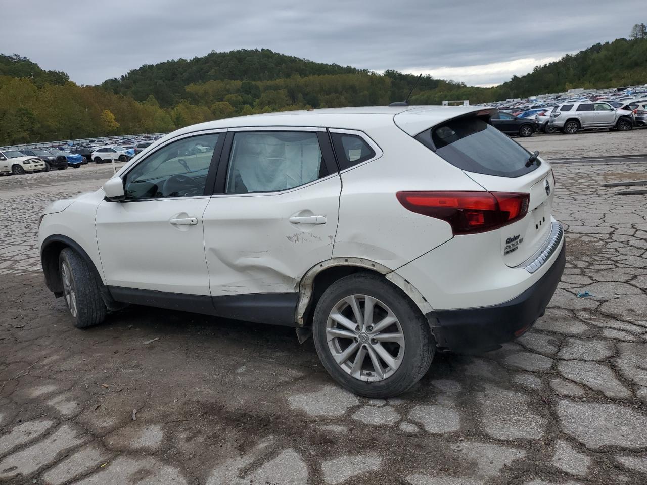 NISSAN ROGUE SPORT S
