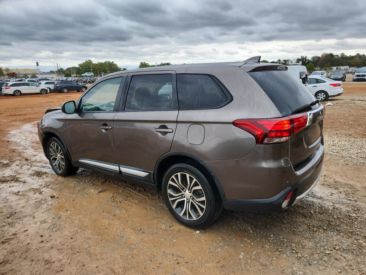 MITSUBISHI OUTLANDER ES