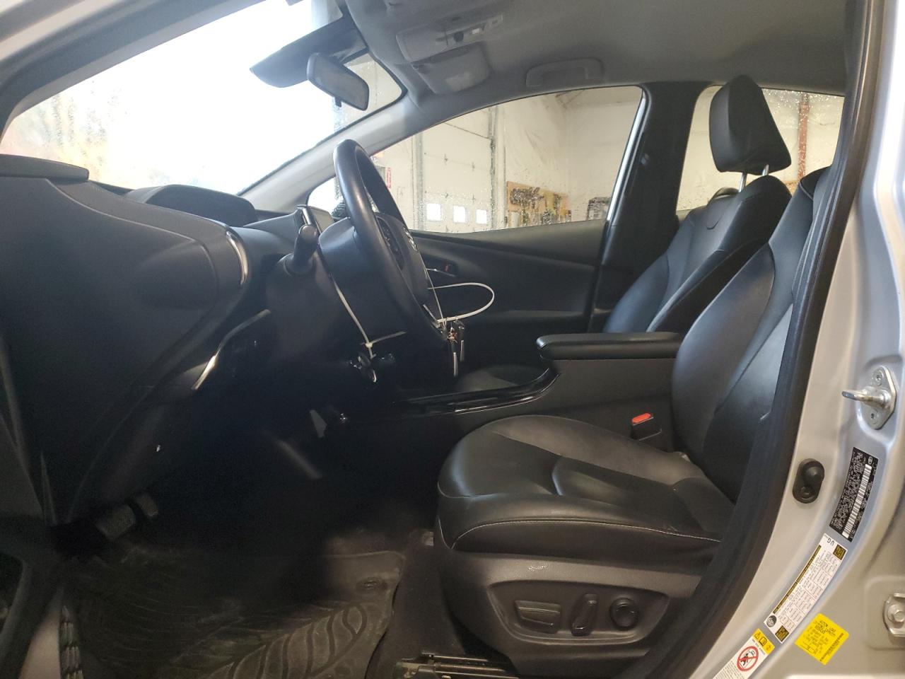 TOYOTA PRIUS PRIME LE