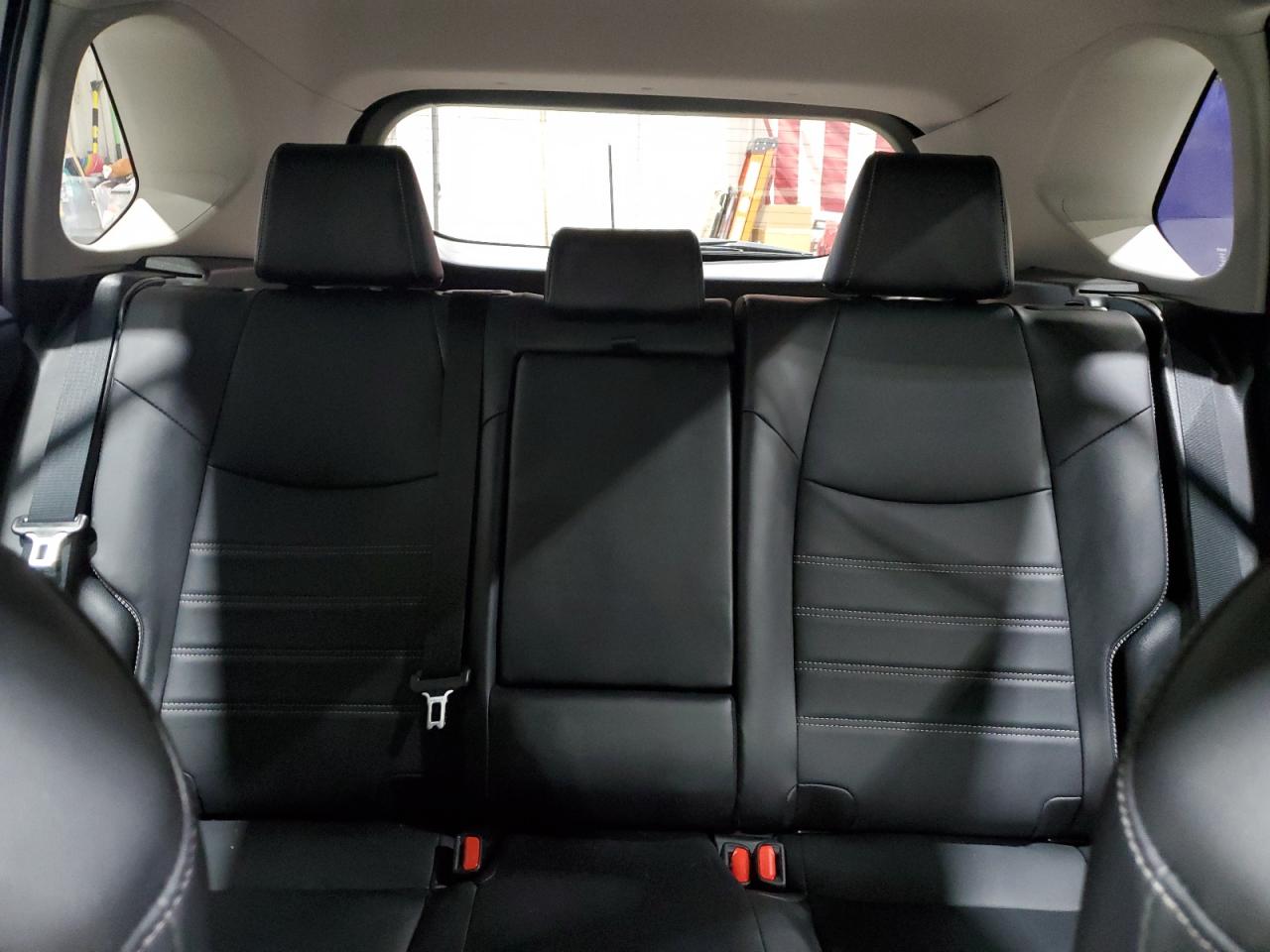 TOYOTA RAV4 XLE PREMIUM