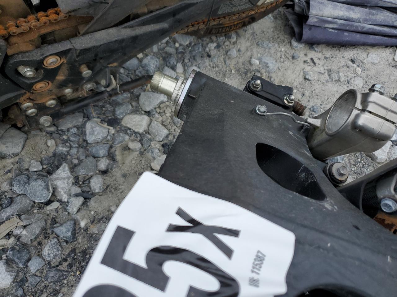 Lot #3305400312 2005 SUZUKI GSX-R600 K