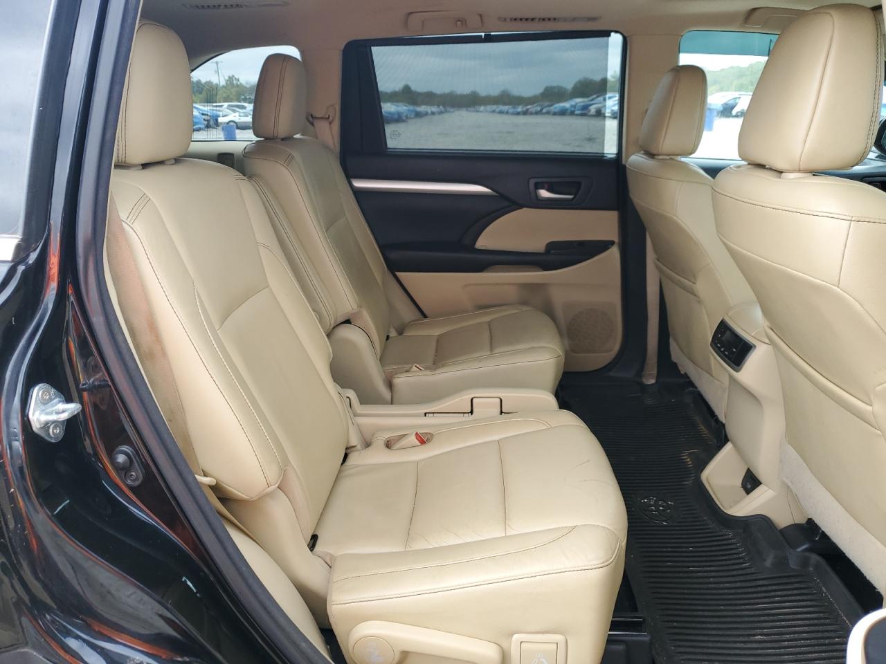 TOYOTA HIGHLANDER SE