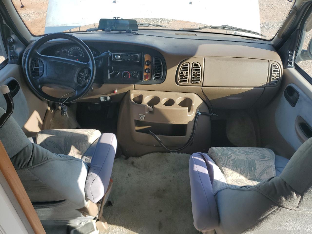 Lot #3303565927 2001 DODGE RAM VAN B3