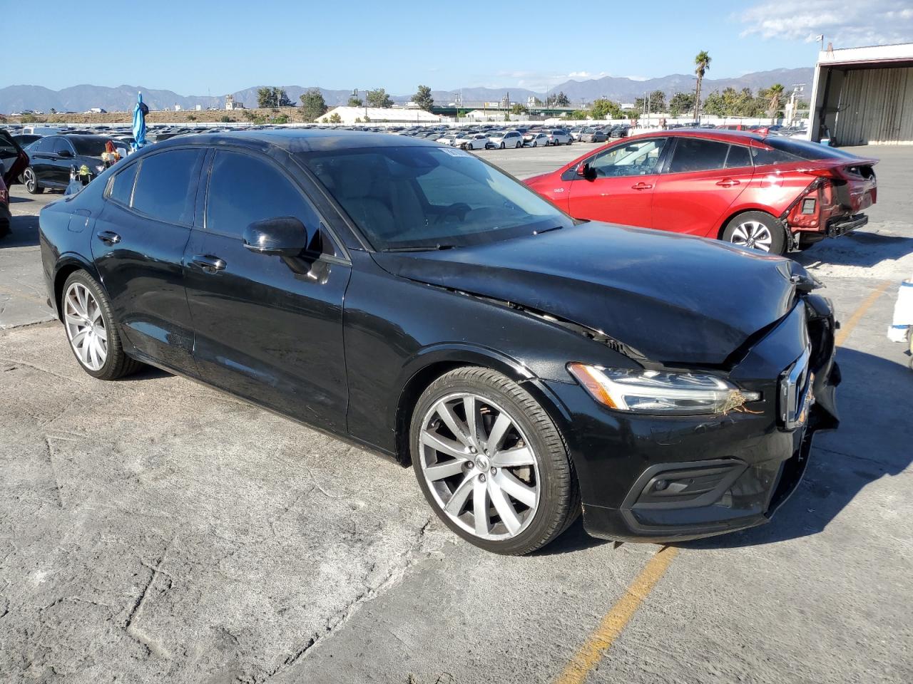 VOLVO S60 T5 MOMENTUM