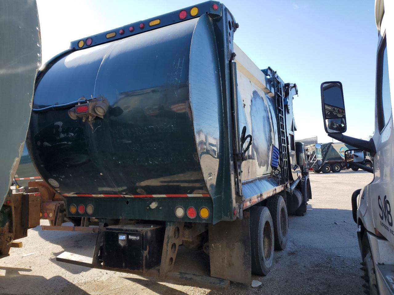 Lot #3287298983 2008 AUTOCAR LLC XPEDITOR W