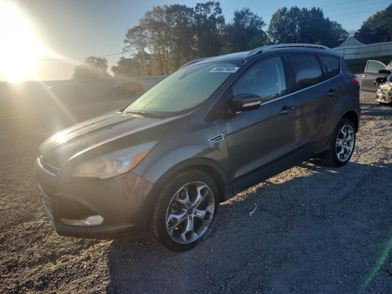 FORD ESCAPE TITANIUM