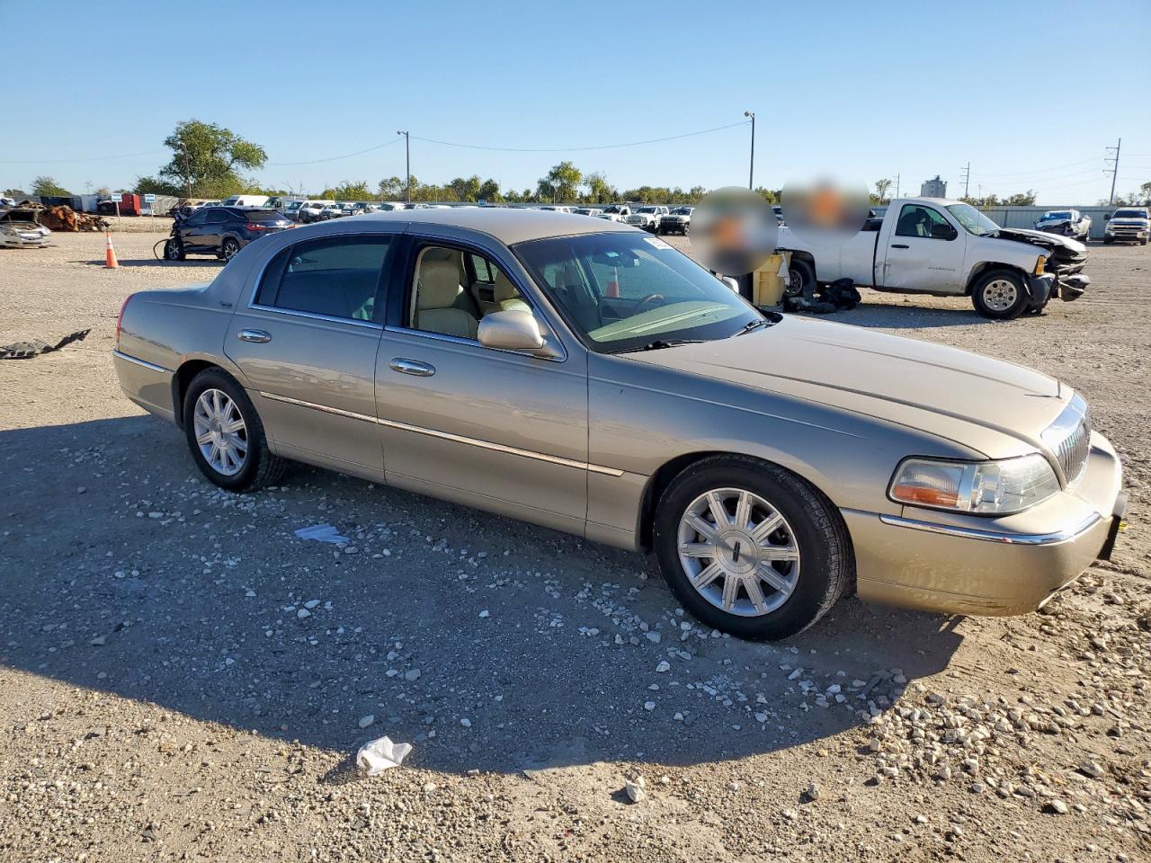 LINCOLN TOWN CAR SIGNATURE LIMITED