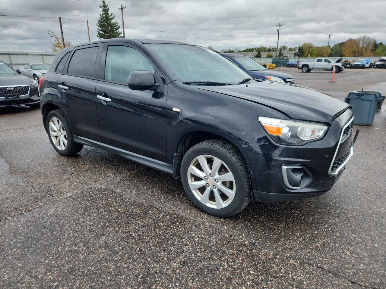 MITSUBISHI OUTLANDER ES