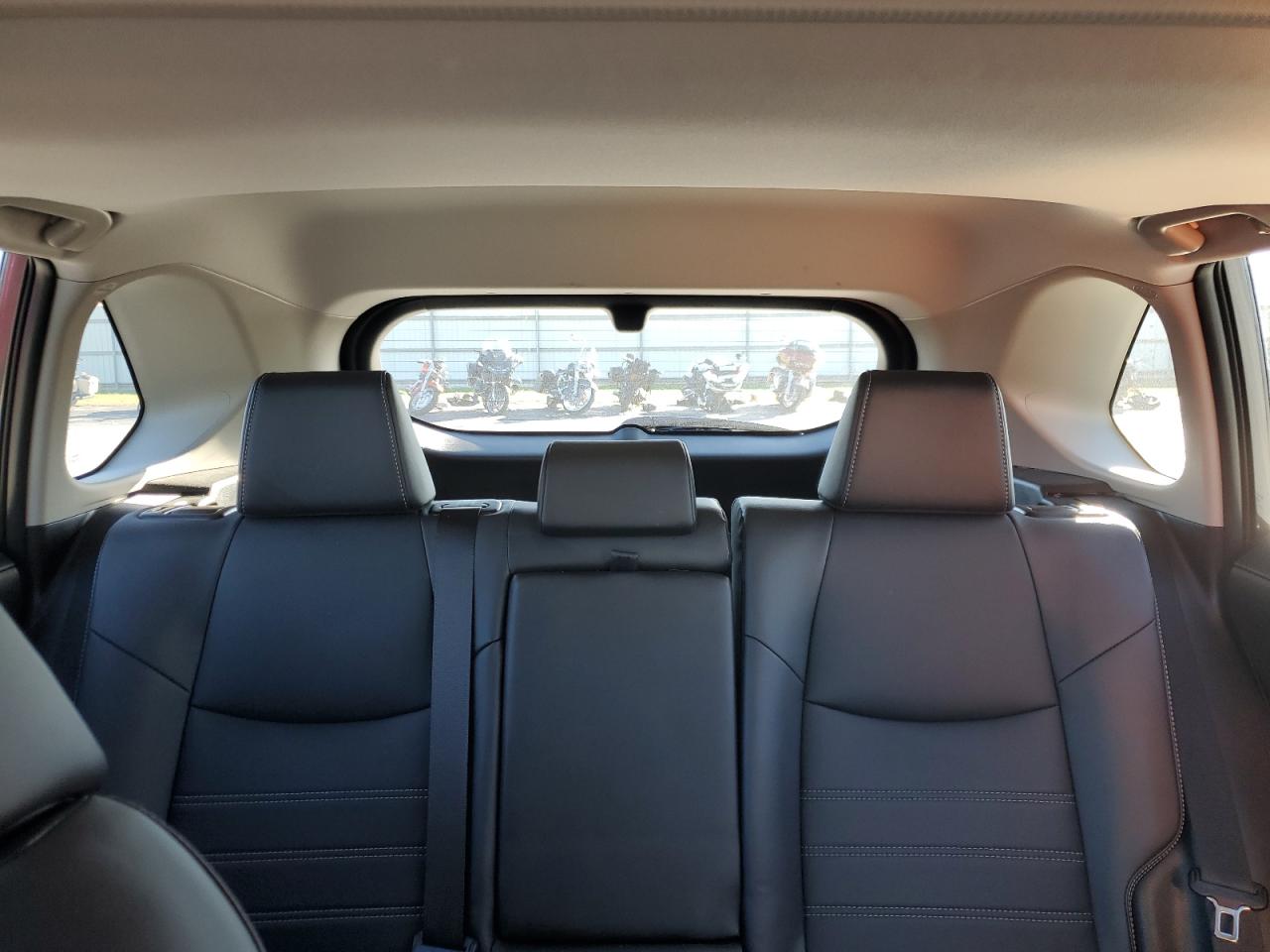 TOYOTA RAV4 XLE PREMIUM