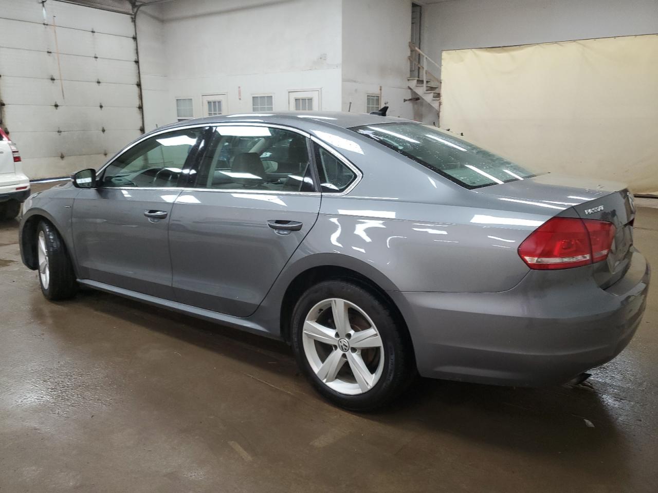 VOLKSWAGEN PASSAT S