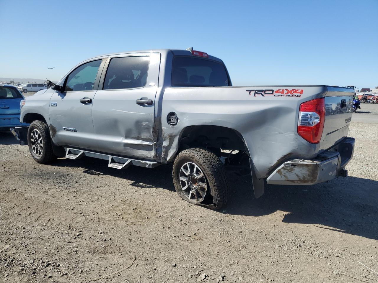 TOYOTA TUNDRA CREWMAX SR5