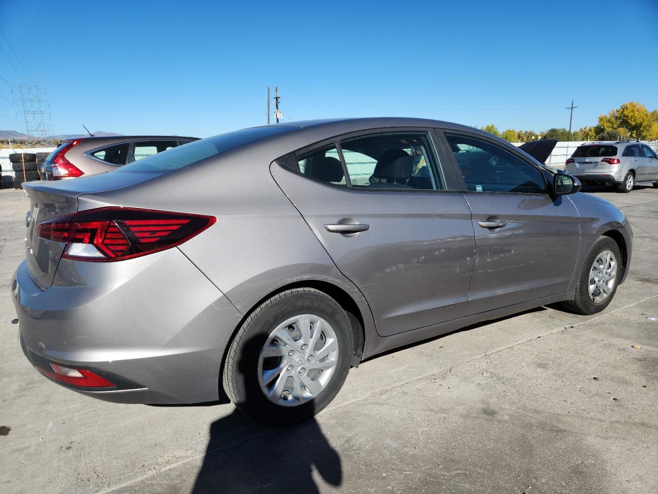 HYUNDAI ELANTRA SE