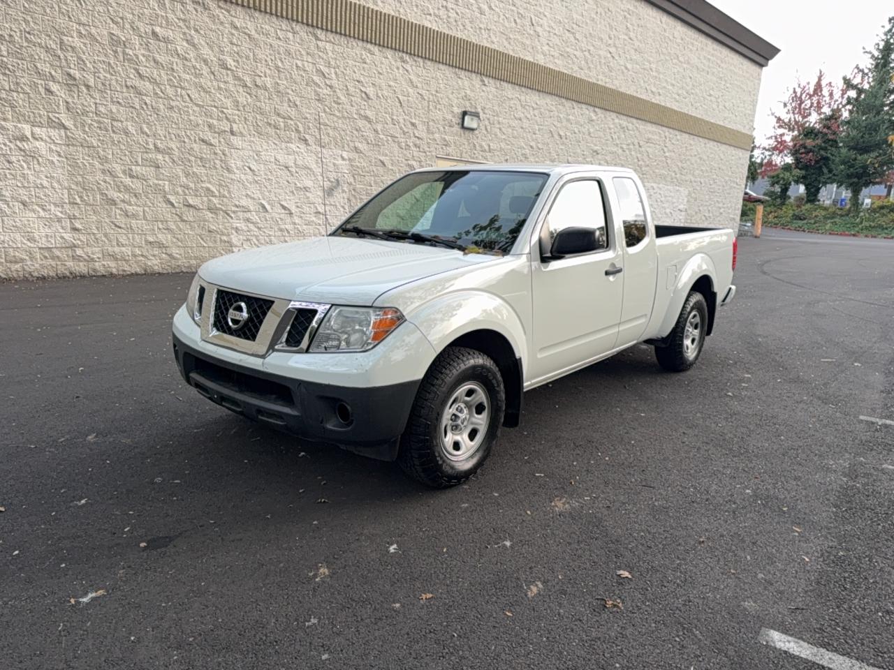 NISSAN FRONTIER S
