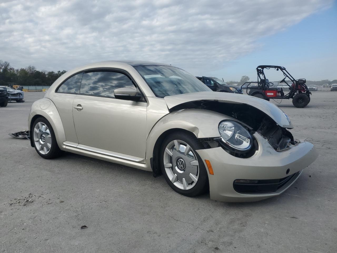 VOLKSWAGEN BEETLE SE