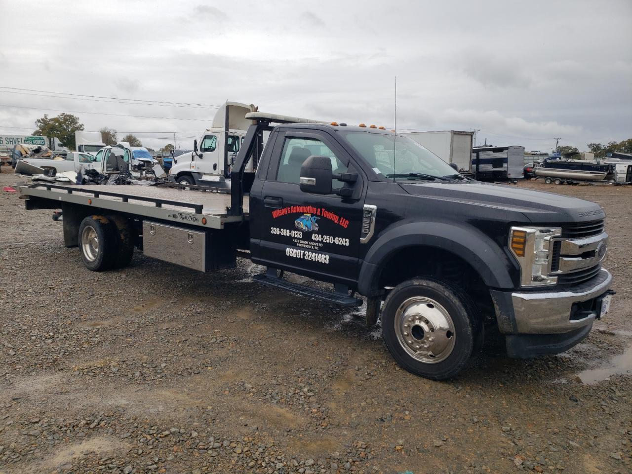 FORD F-550 SUPER DUTY