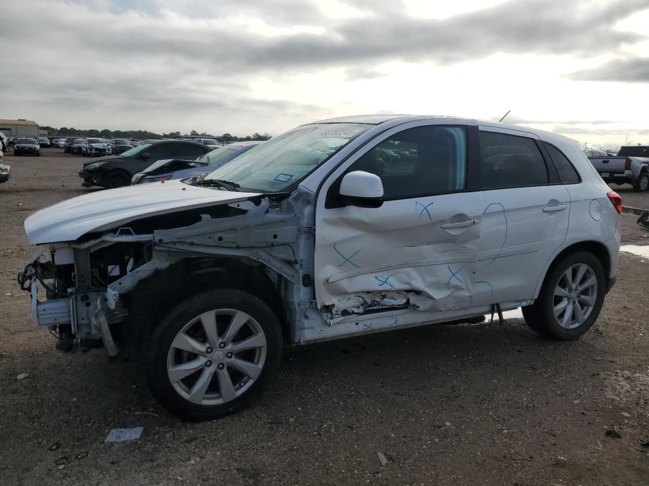 MITSUBISHI OUTLANDER ES