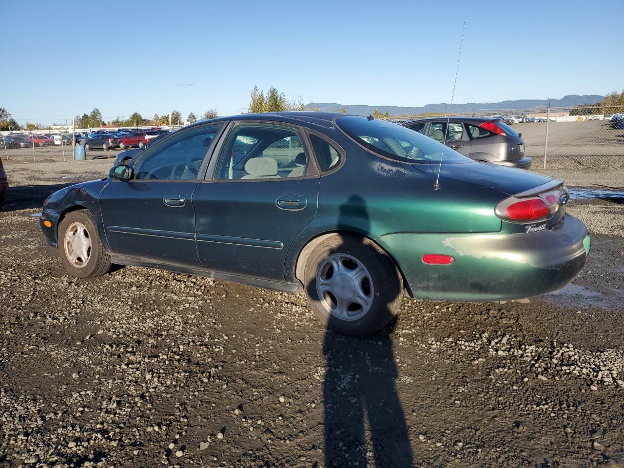 Lot #3282722284 1999 FORD TAURUS SE