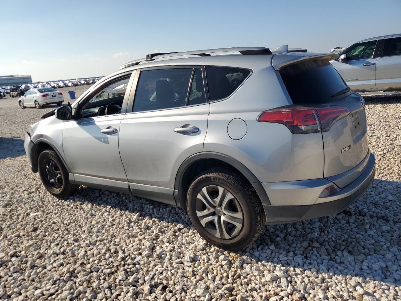 TOYOTA RAV4 LE
