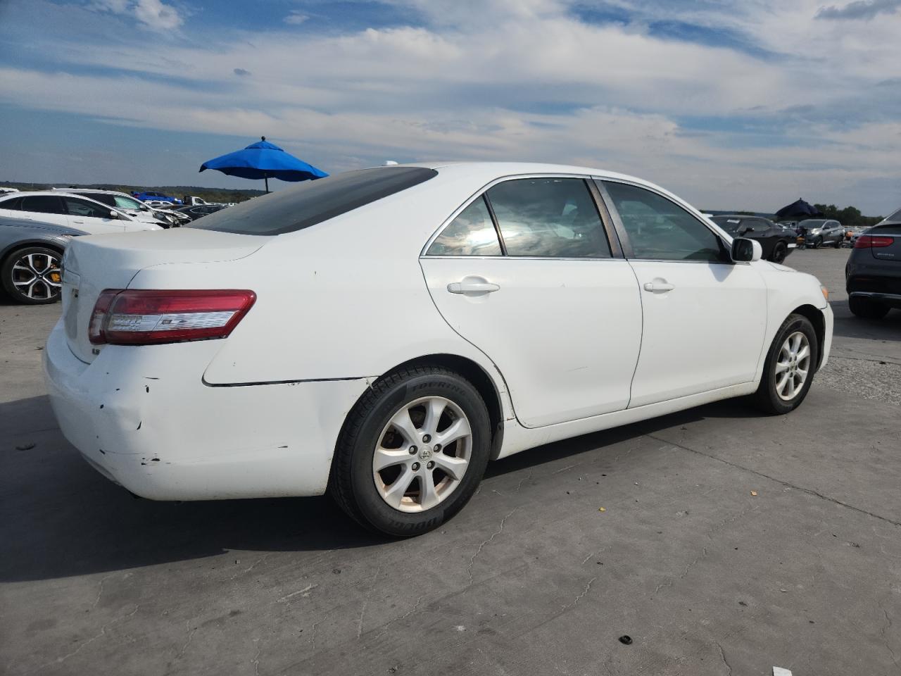 TOYOTA CAMRY BASE