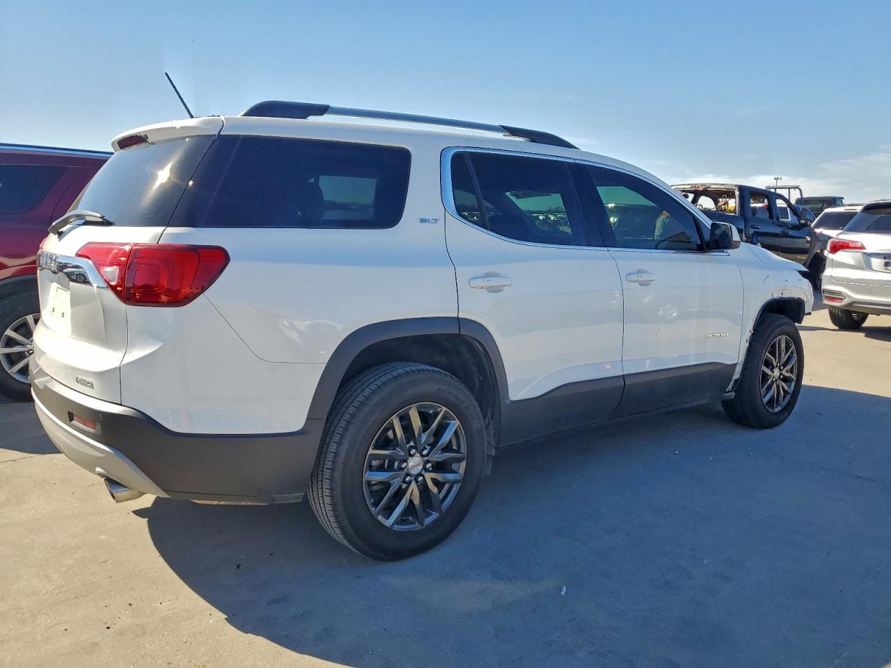 GMC ACADIA SLT-1