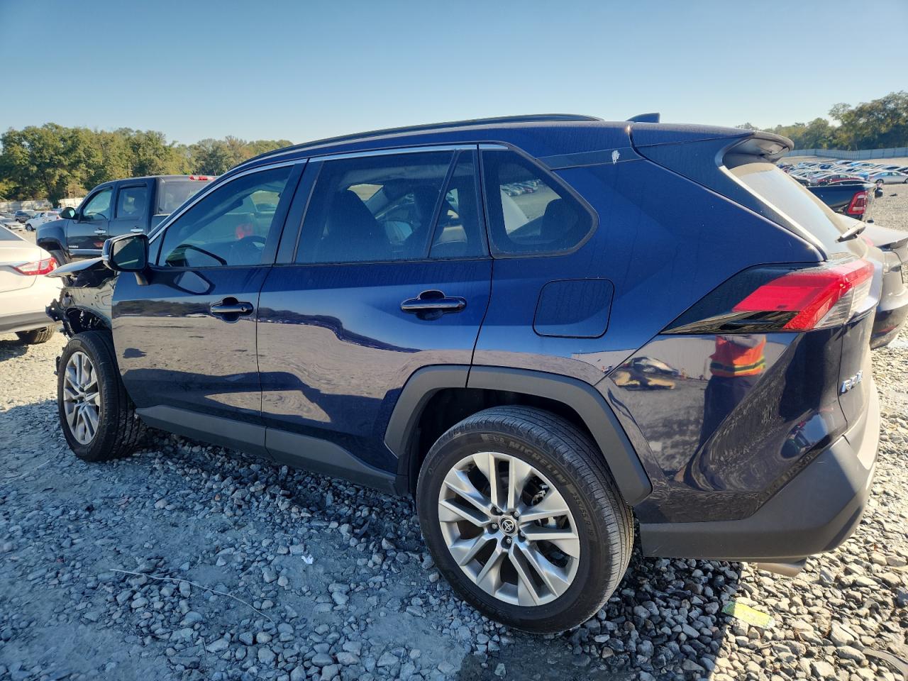 TOYOTA RAV4 XLE PREMIUM