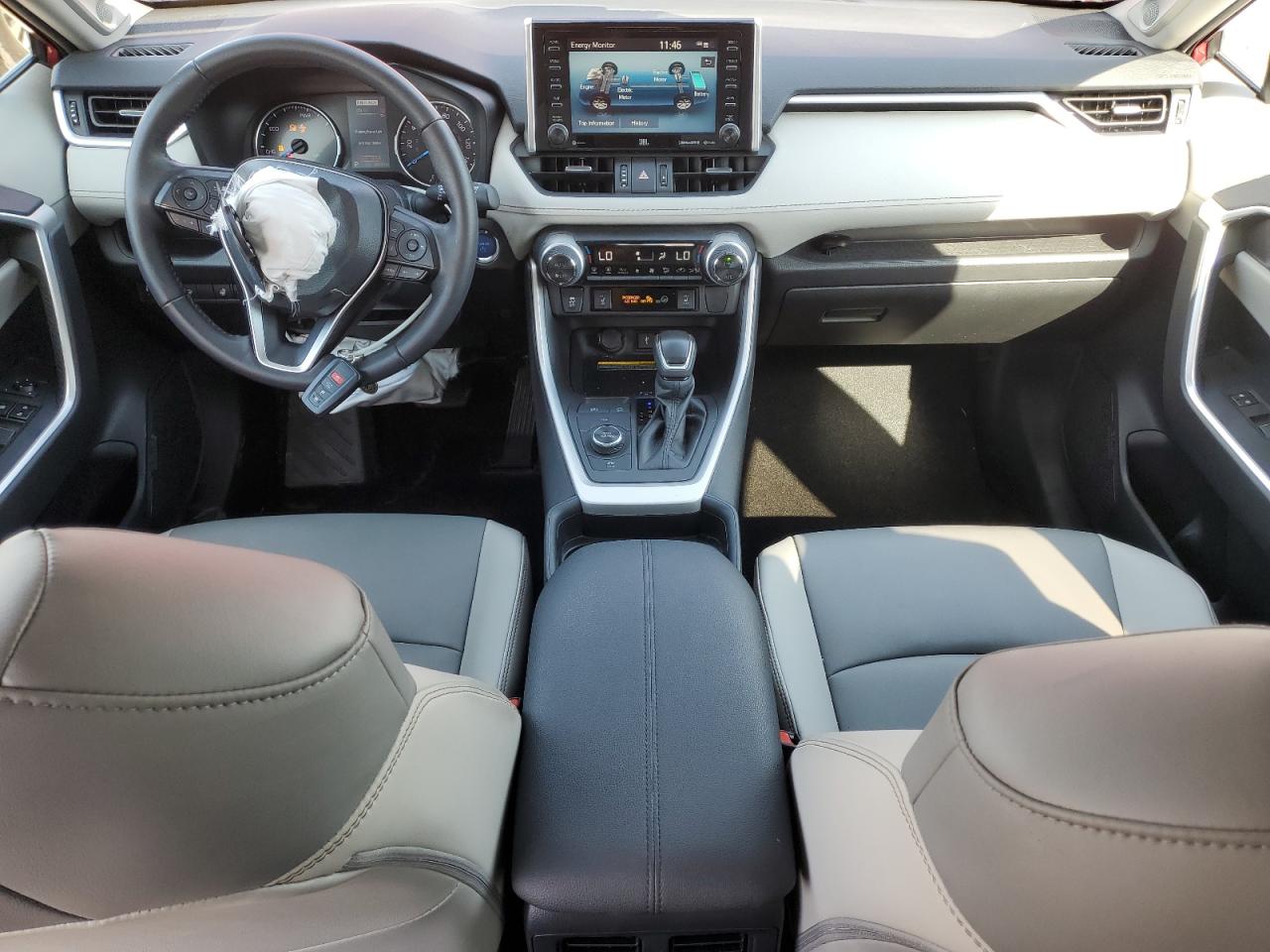 TOYOTA RAV4 XLE PREMIUM