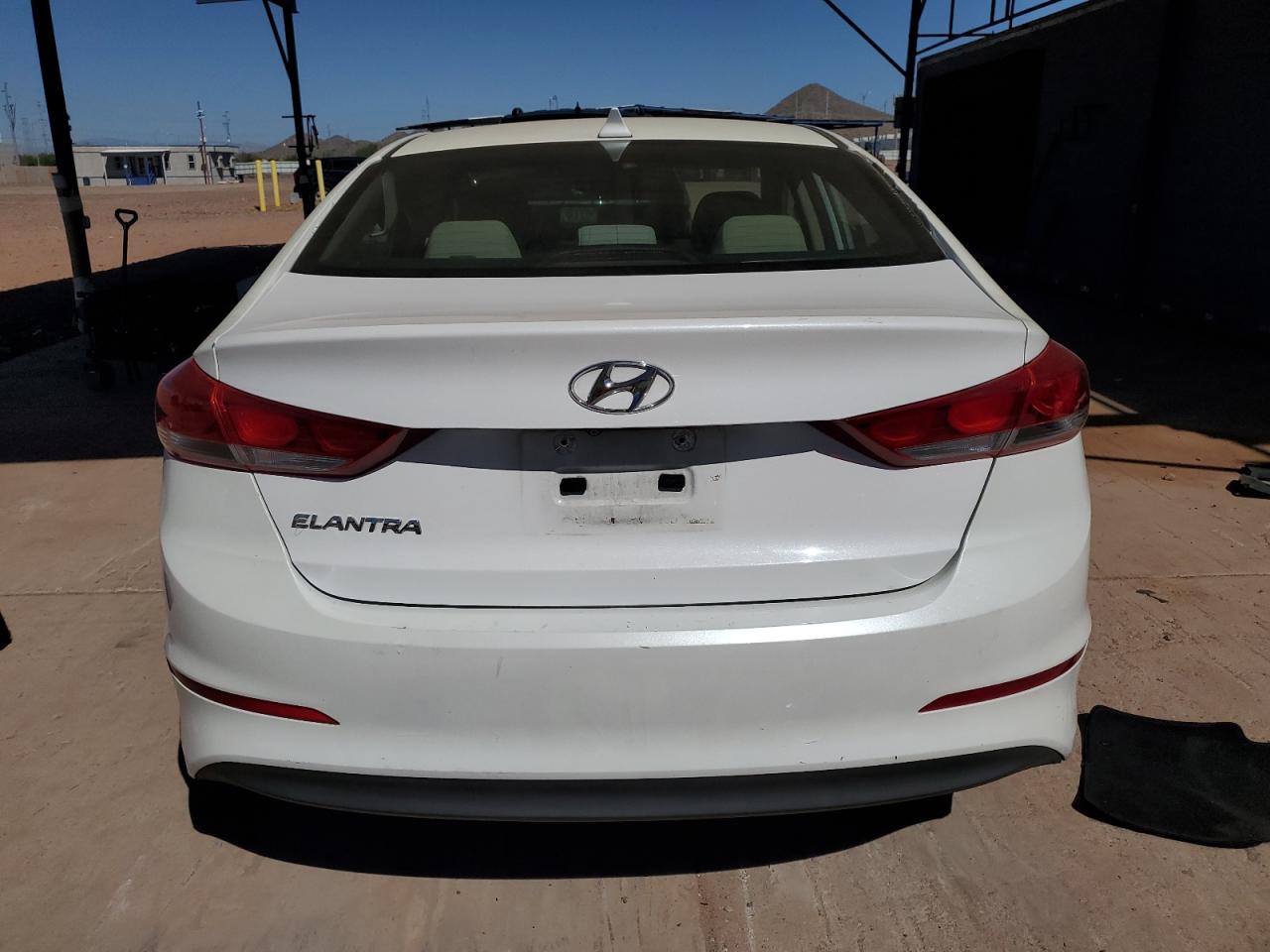 HYUNDAI ELANTRA SE