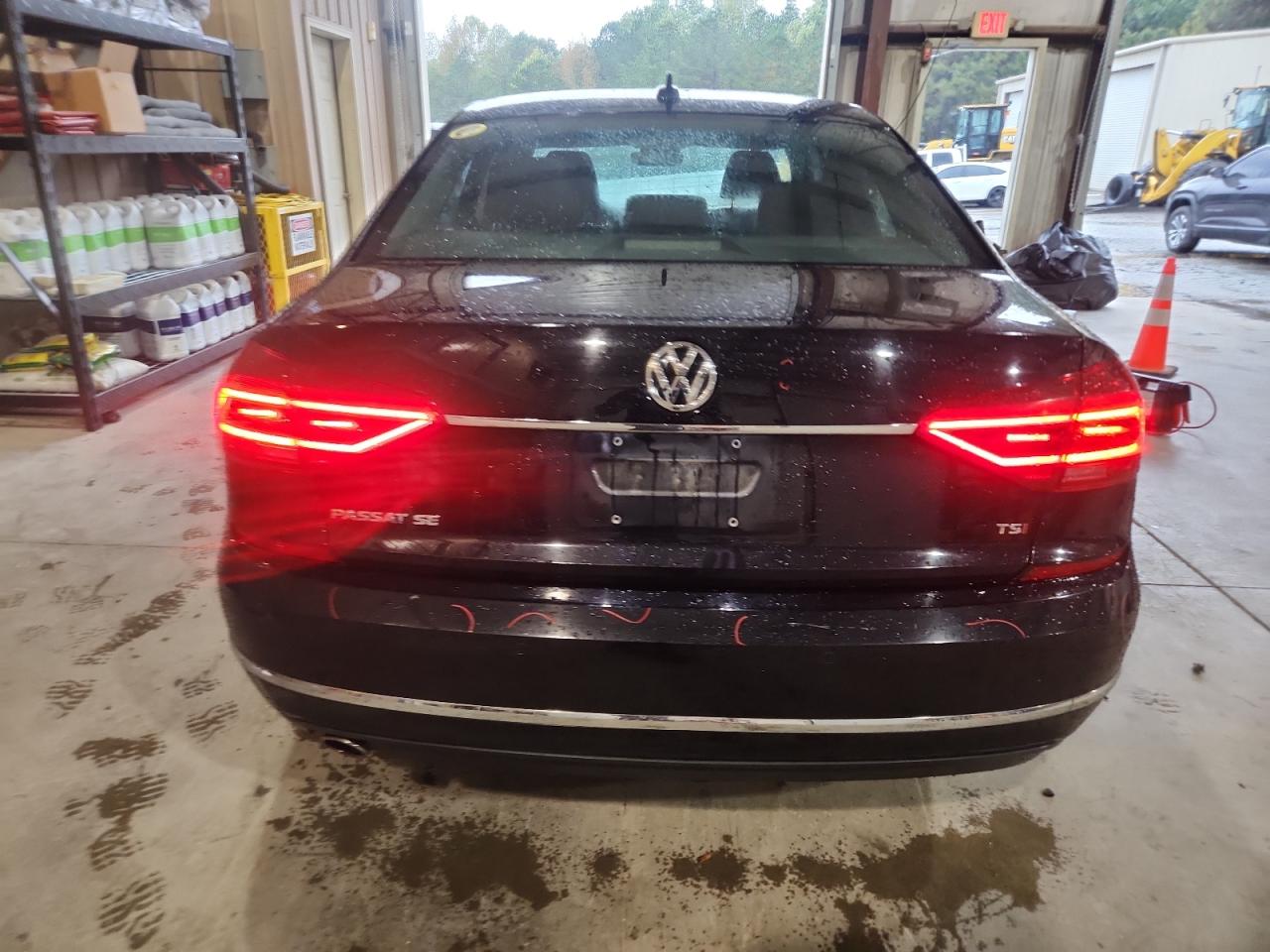 VOLKSWAGEN PASSAT SE