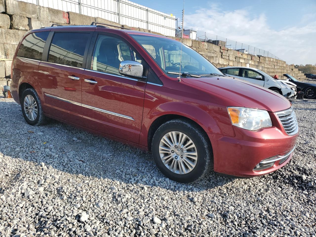 CHRYSLER TOWN & COUNTRY LIMITED