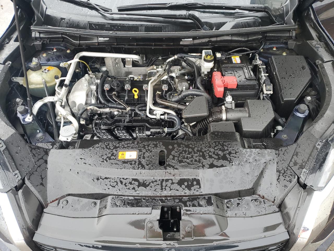 MITSUBISHI OUTLANDER SE