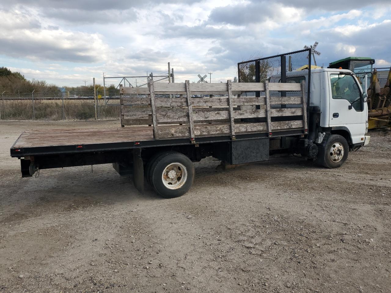 Lot #3285637321 2007 ISUZU NPR