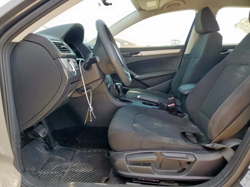 2017 VOLKSWAGEN PASSAT S - 1VWAT7A37HC084869