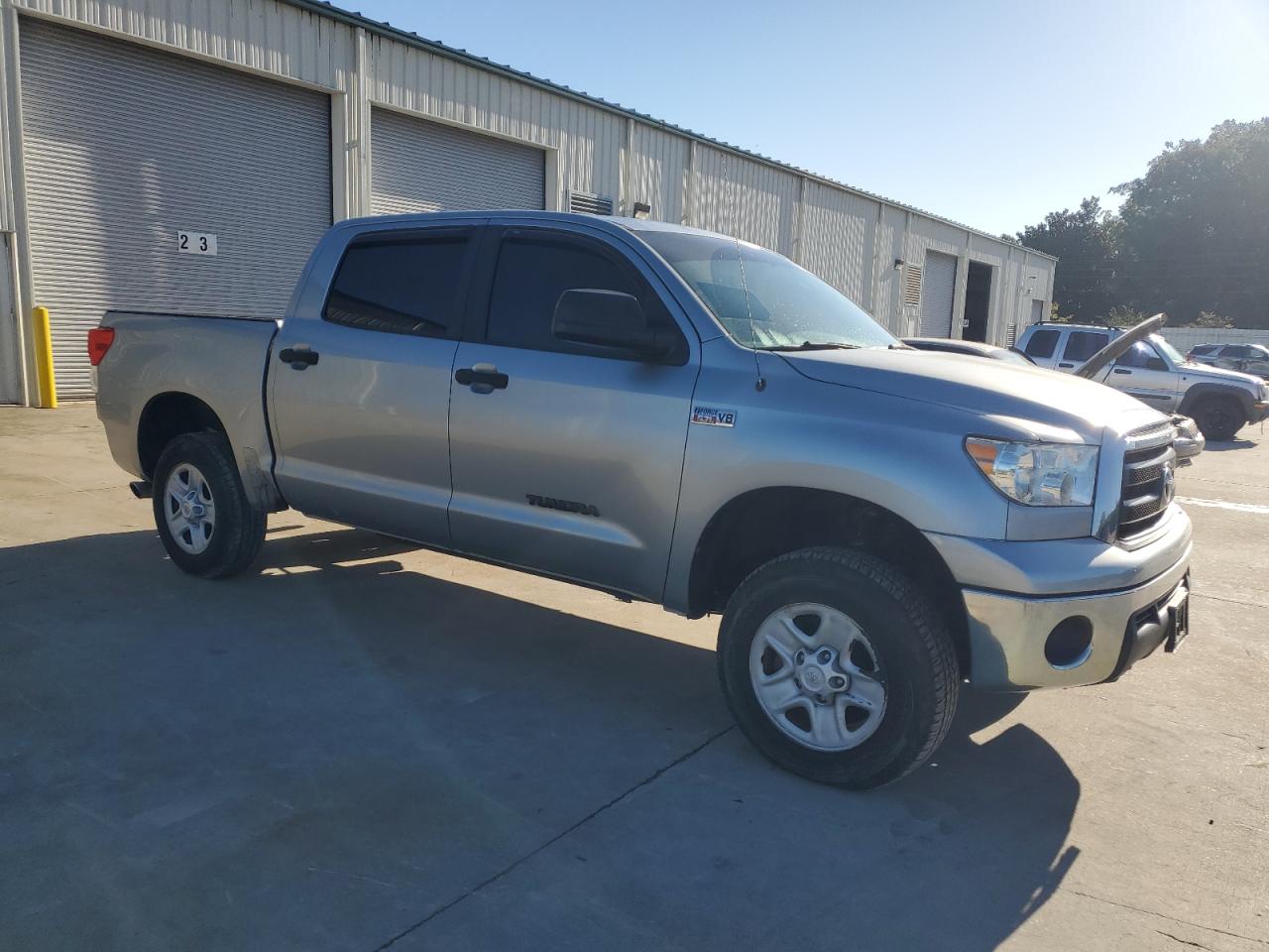 TOYOTA TUNDRA CREWMAX SR5