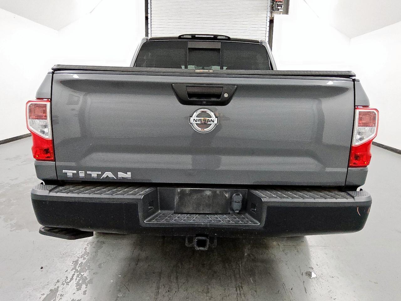 NISSAN TITAN S