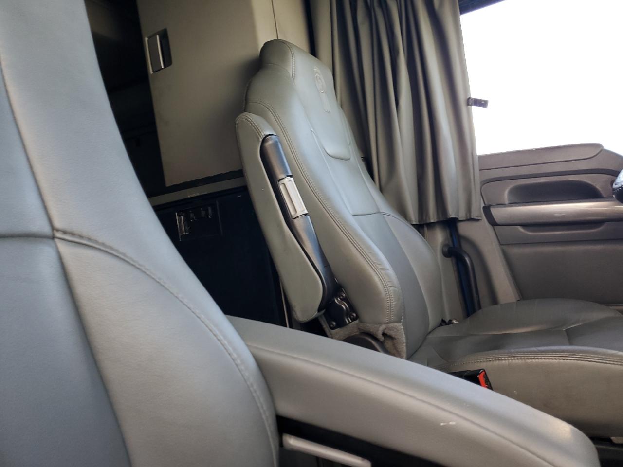 Lot #3260419572 2019 KENWORTH CONSTRUCTI