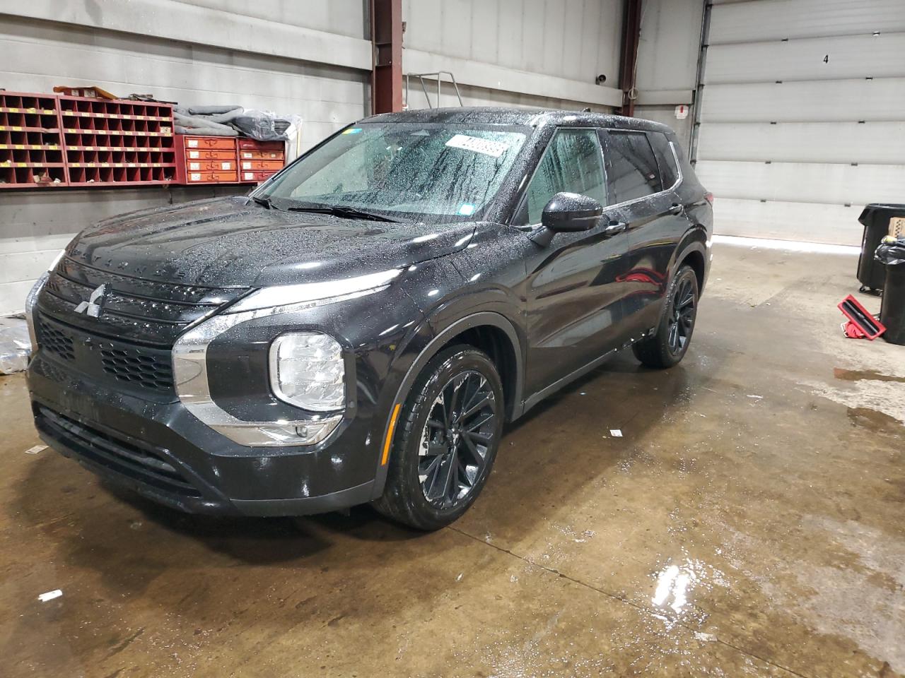 MITSUBISHI OUTLANDER SE