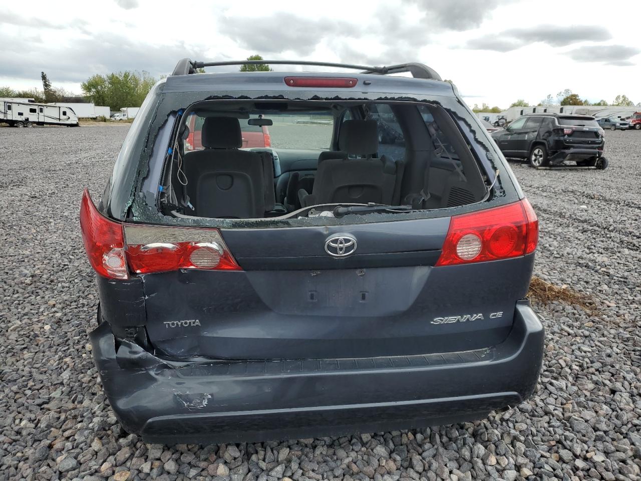 Lot #3261266942 2007 TOYOTA SIENNA CE