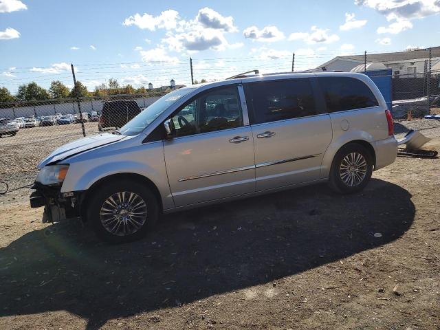 2011 CHRYSLER TOWN & COU - 2A4RR6DG0BR667161