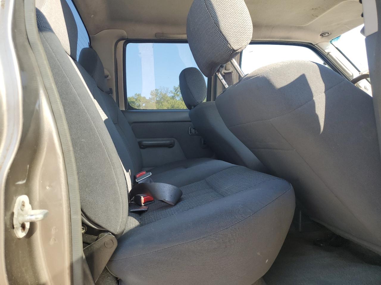 Lot #3277010187 2003 NISSAN FRONTIER CREW CAB XE