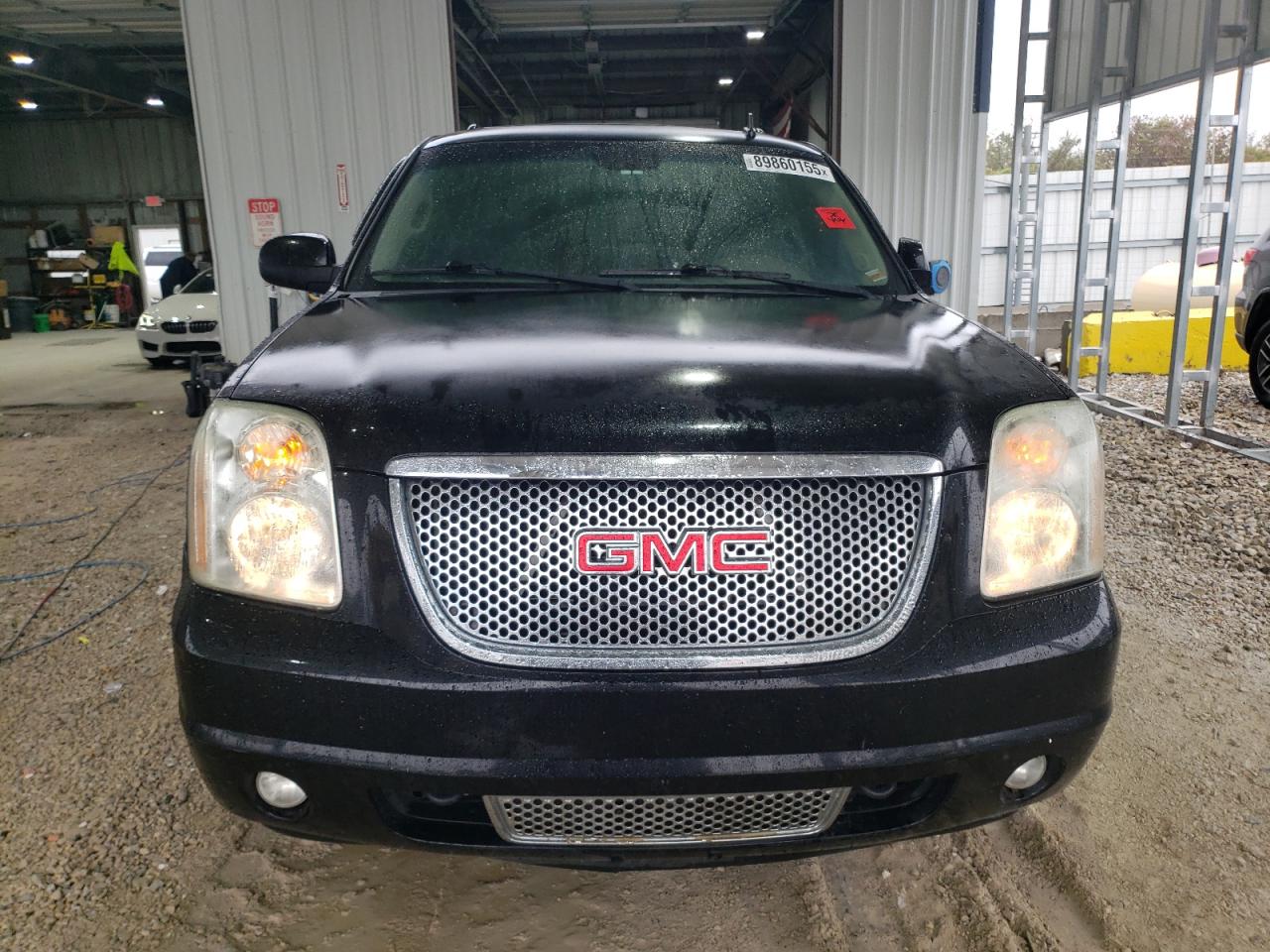 GMC YUKON DENALI