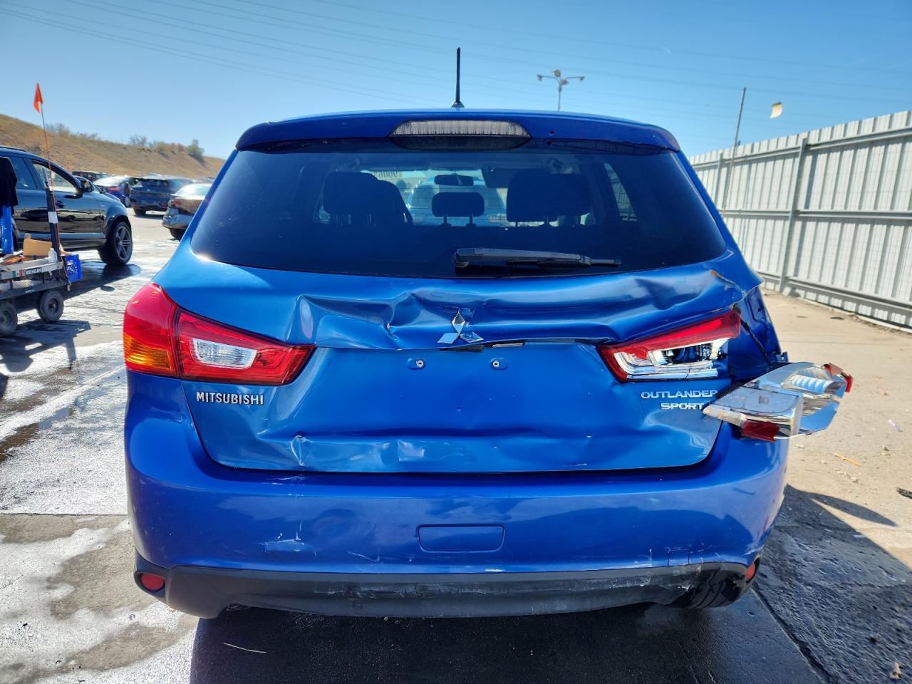 MITSUBISHI OUTLANDER ES