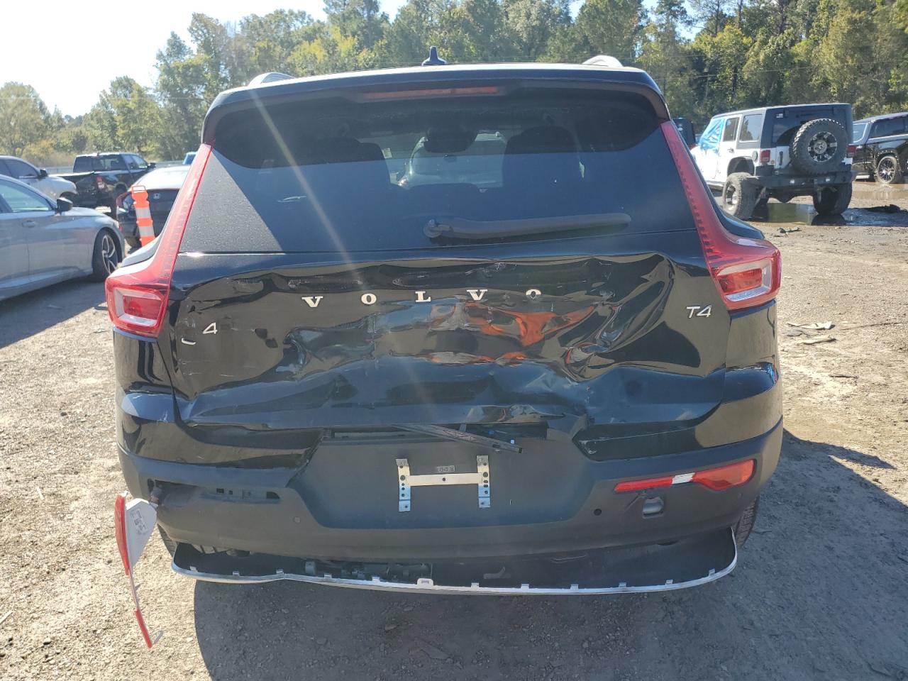 VOLVO XC40 T4 MOMENTUM