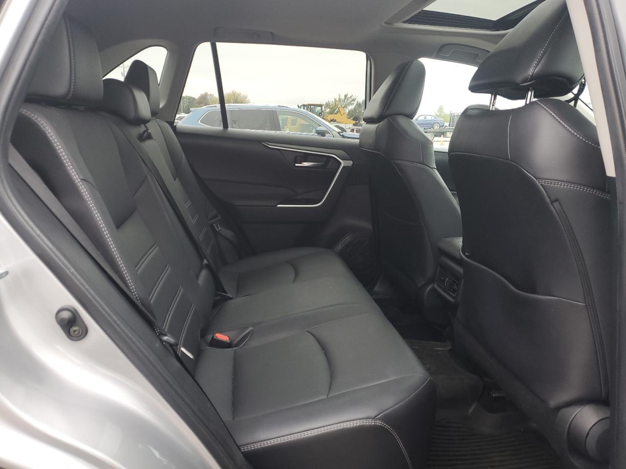 TOYOTA RAV4 XLE PREMIUM