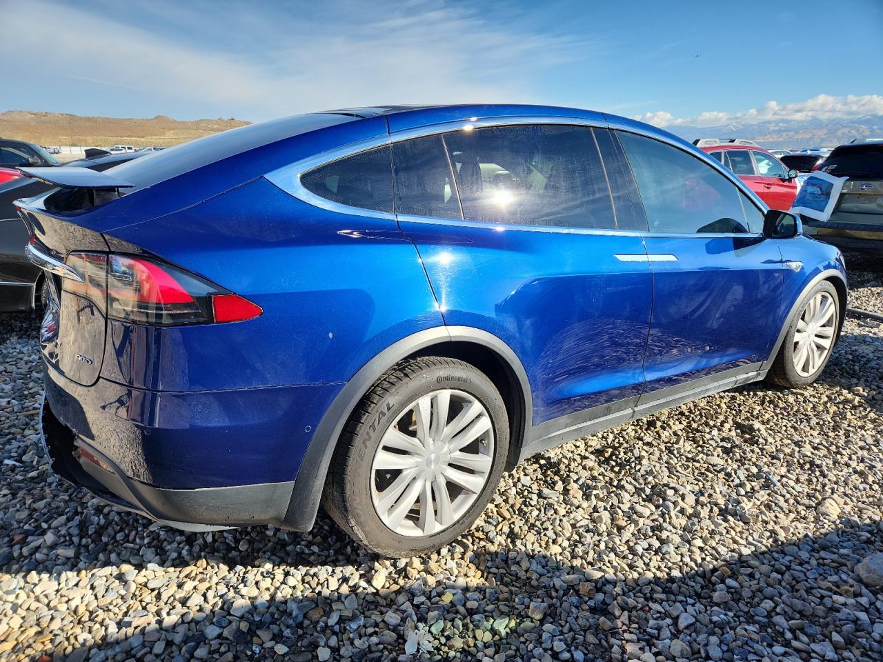 TESLA MODEL X